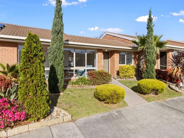 Beautifully presented two bedroom villa with a charming spacious backyard