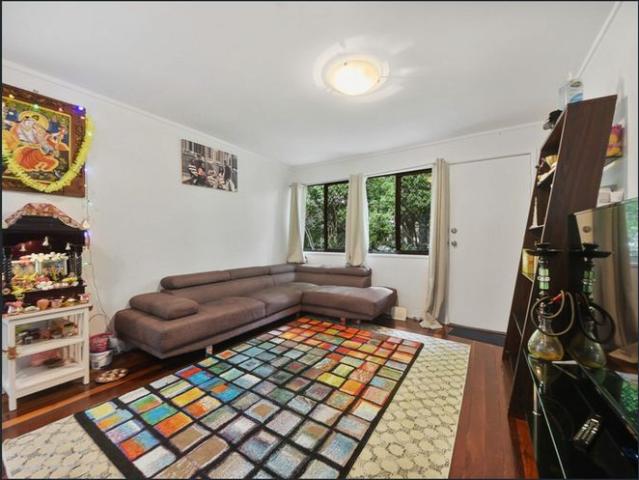 Beautifully Presented Unit in Northgate