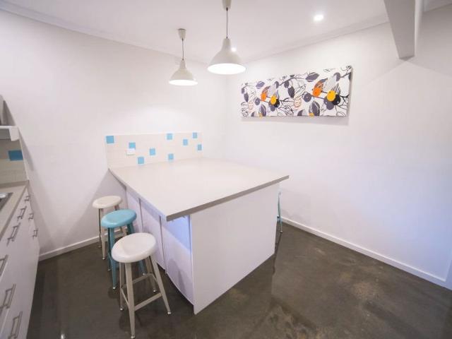 Beautifully presented. Utilities and Unlimited WiFi Included. Fully furnished
