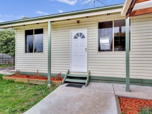 Beautifully Private Granny Flat Walk to Everything