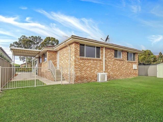 Beautifully Renovated 3 Bedroom Duplex in a Convenient Location