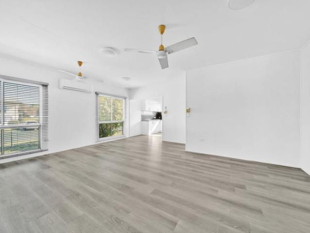 BEAUTIFULLY RENOVATED 3 BEDROOM HOME Comfortable & Move In Ready