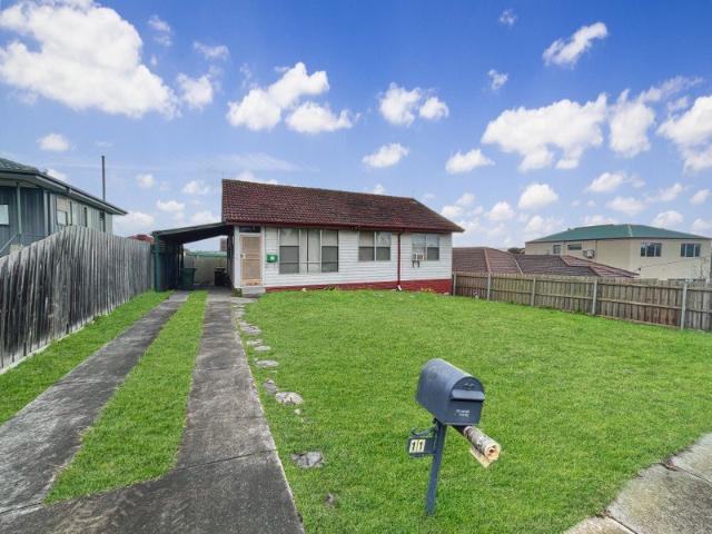 Beautifully Renovated 3 Bedroom Home Right Here In Traralgon