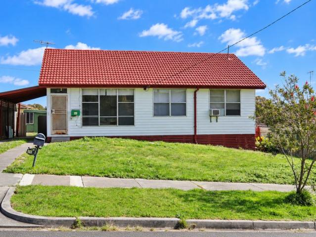 Beautifully Renovated 3 Bedroom Home Right Here In Traralgon