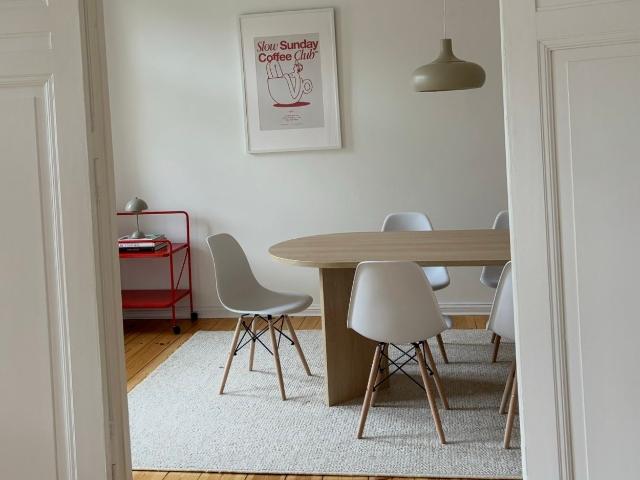 Beautifully Renovated 3 Room Altbau Apartment with Sunny Balcony near Grunewald, Berlin Amsterdam Apartments for Rent