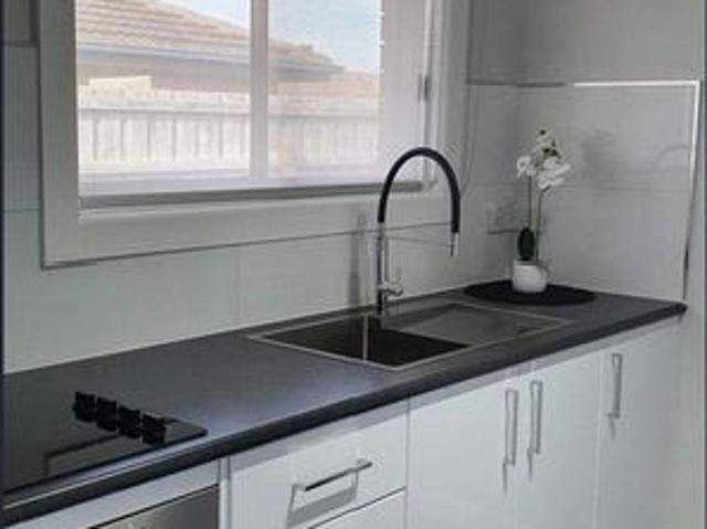 Beautifully Renovated 1 Bedroom Unit