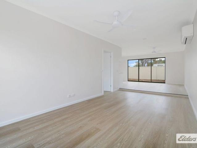 Beautifully Renovated 1 Bedroom Unit with Private Backyard