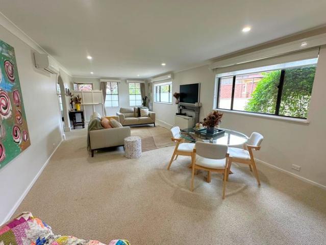 Beautifully Renovated 2 Bedroom + Study Home Close to the CBD
