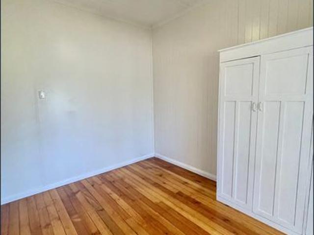 Beautifully Renovated 2 Bedroom Unit