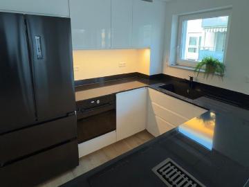 Beautifully Renovated 2BR Apartment Great Location, Move in Ready!