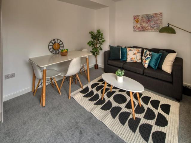 Beautifully renovated 4 bed HMO in Fishponds