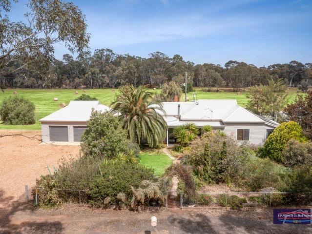 Beautifully Renovated 4 Bedroom Colorbond Home on 37 Alluvial Acres