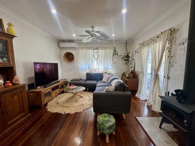 Beautifully Renovated Cottage Home