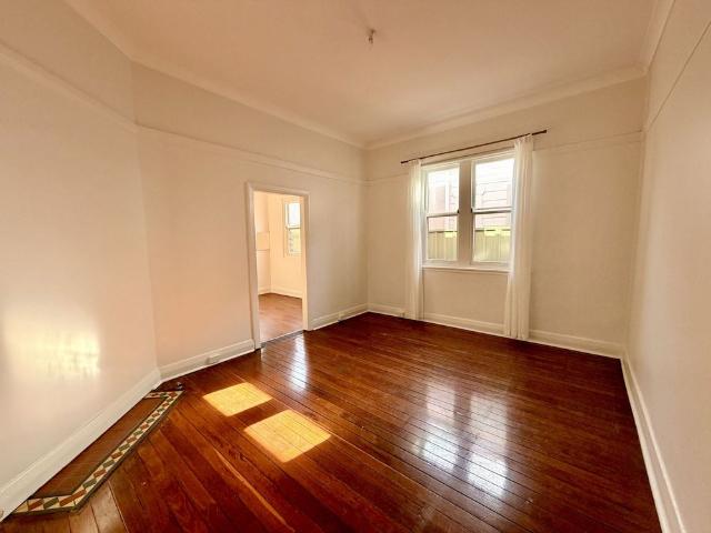 Beautifully Renovated Cottage in the Heart of The Junction