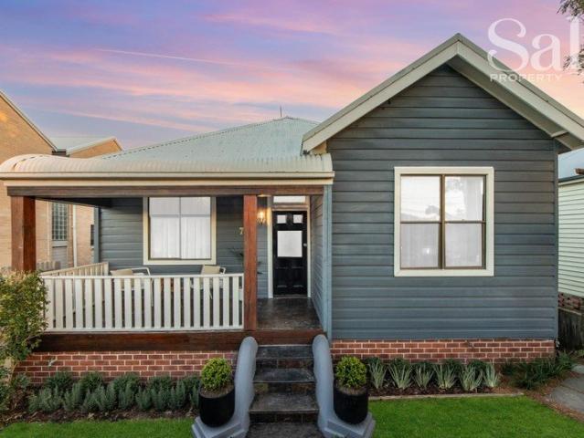 Beautifully renovated coastal cottage, 250m to beach