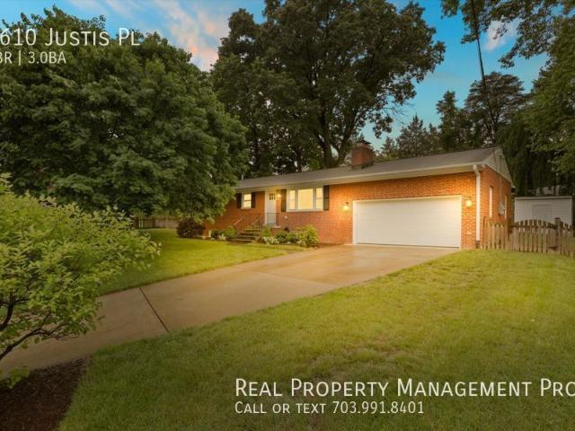 Beautifully renovated Colonial on a quiet cul de sac. bed home 3 bath home!