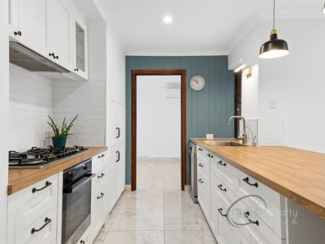 BEAUTIFULLY RENOVATED & CONVENIENTLY LOCATED!