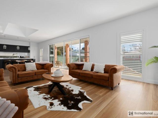 Beautifully Renovated Character Home Close to Bathurst CBD