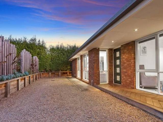 Beautifully renovated abode in a quiet court location