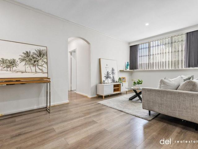 Beautifully Renovated Apartment in Central Location