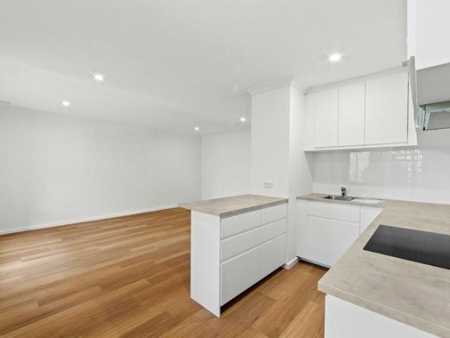 Beautifully renovated apartment in sought after Wembley Downs!