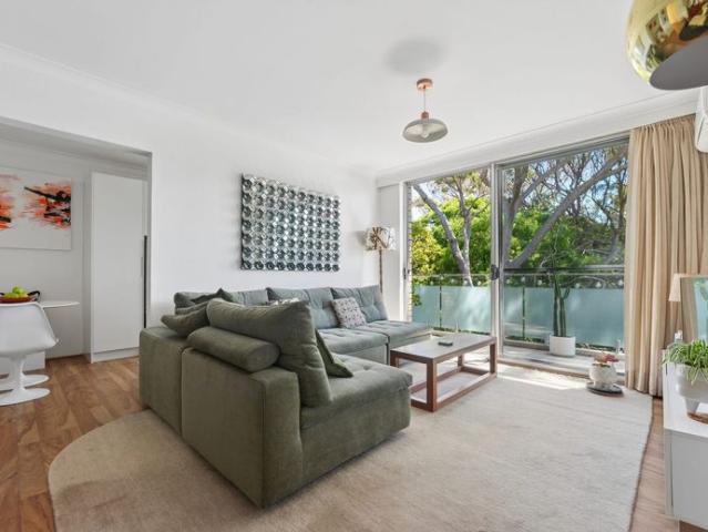 Beautifully Renovated Apartment With Oversized Balcony & Water Views
