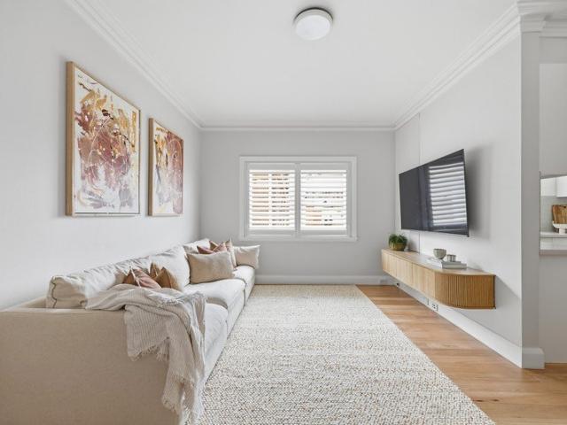 Beautifully Renovated Art Deco Apartment in the Heart of Maroubra
