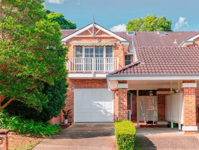 Beautifully renovated as new townhouse easy care resort living