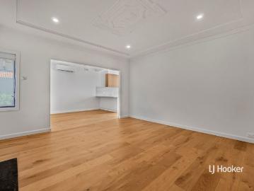 Beautifully Renovated Bayside Living in the Heart of Altona! APPLICATIONS NOW OPEN