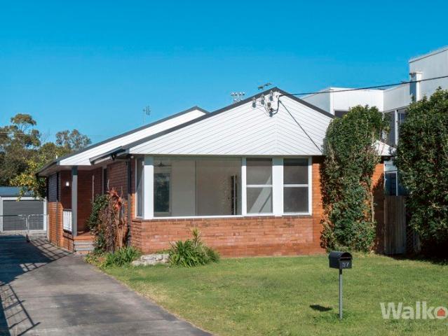 Beautifully renovated between Beaumont Street & Merewether Beach