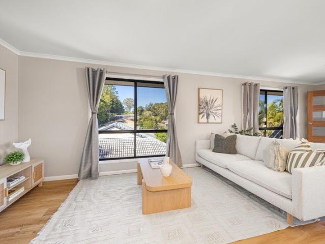 BEAUTIFULLY RENOVATED BLI BLI GEM! IDEAL FOR A HOME BASED BUSINESS, DUAL LIVING POTENTIAL AND MOVE IN READY!