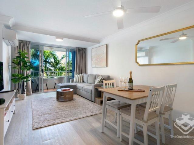 Beautifully Renovated Broadbeach Apartment ? Walk to Everything
