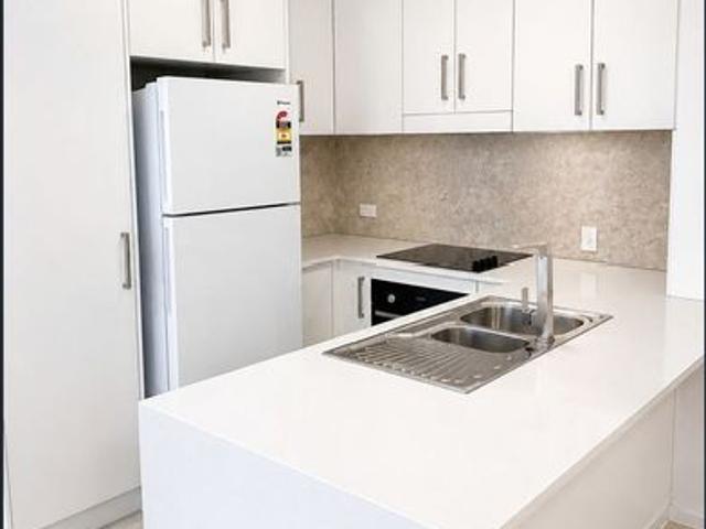 BEAUTIFULLY RENOVATED GROUND FLOOR