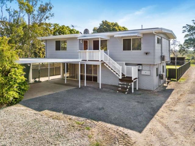 Beautifully Renovated Dual Living Family Home!