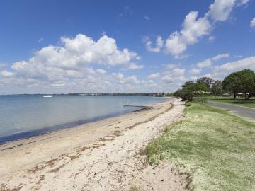 BEAUTIFULLY RENOVATED Duplex in Top Notch Victoria Point Spot! Water on your doorstep