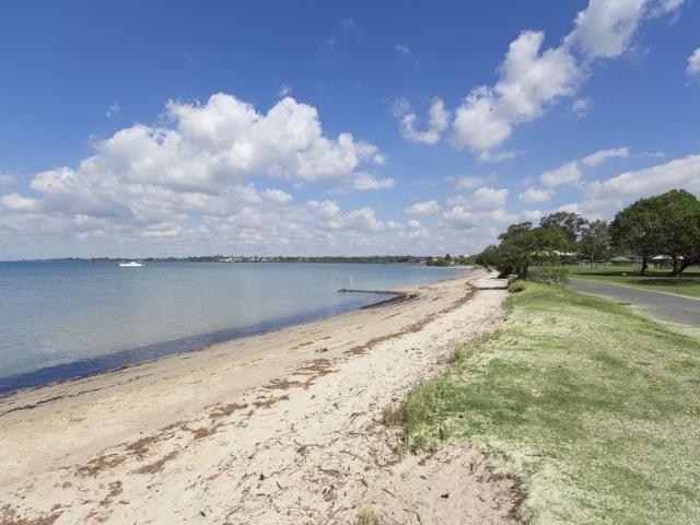 BEAUTIFULLY RENOVATED Duplex in Top Notch Victoria Point Spot! Water on your doorstep