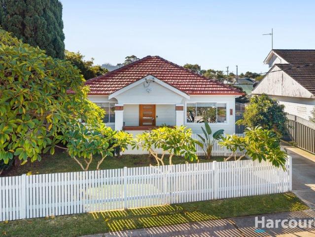 Beautifully renovated for indoor/outdoor entertaining, stroll to town