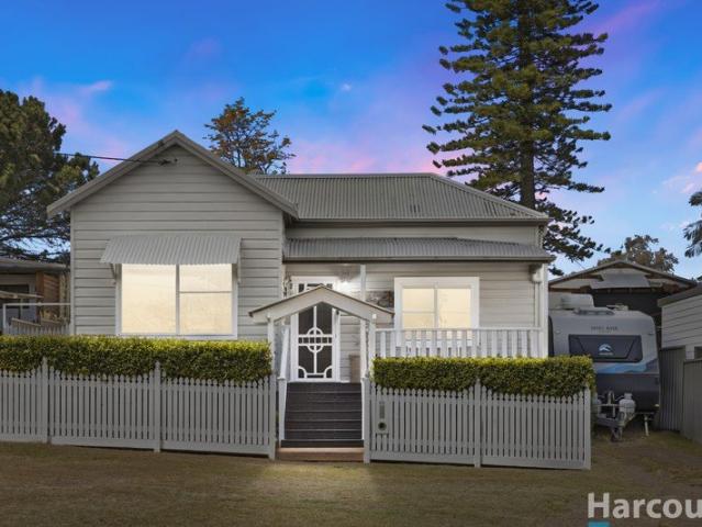 Beautifully renovated for indoor/outdoor living & entertaining