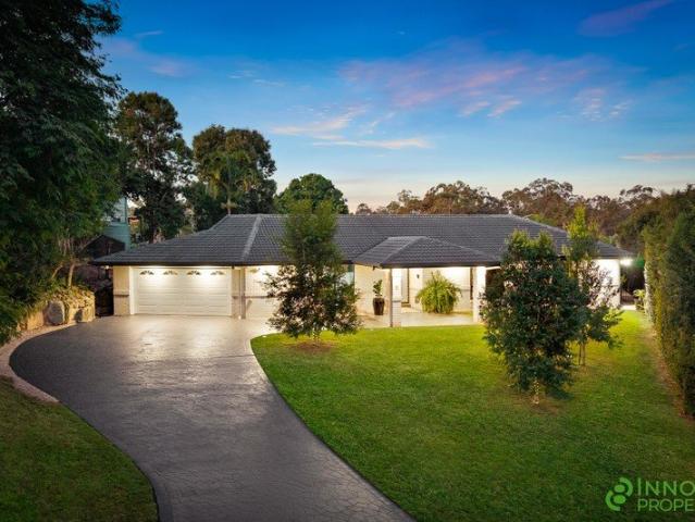 Beautifully Renovated Family Haven On A Sprawling 1280m2 Allotment With Three Living Areas, Superb Outdoor Entertaining & A Huge Backyard!