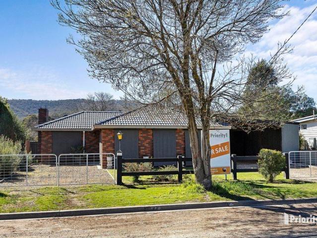 BEAUTIFULLY RENOVATED FAMILY HOME!