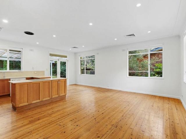 Beautifully Renovated Family Home in Peaceful Cul de Sac