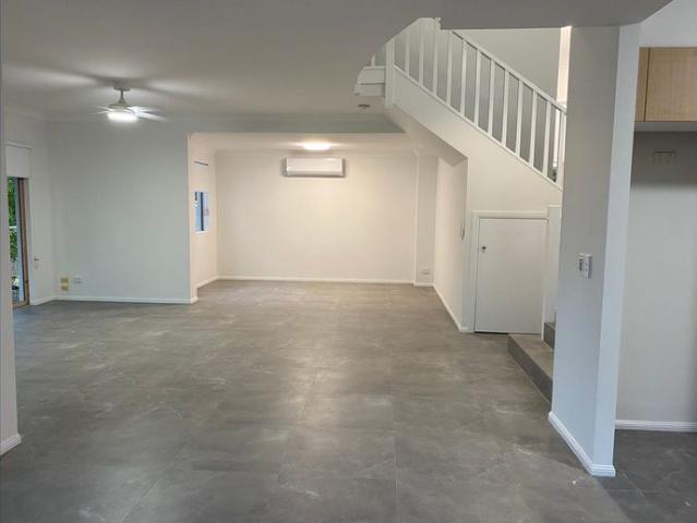 BEAUTIFULLY RENOVATED FAMILY HOME IN QUIET PARKWOOD CUL DE SAC