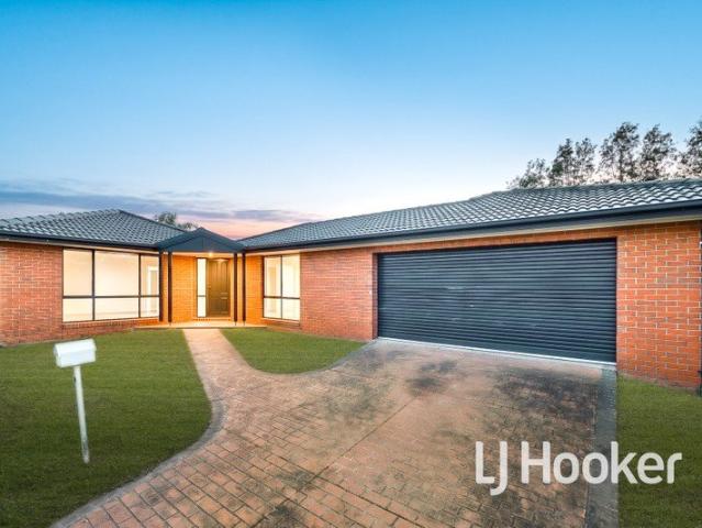 Beautifully Renovated Family Home on a Generous 610m² Block!