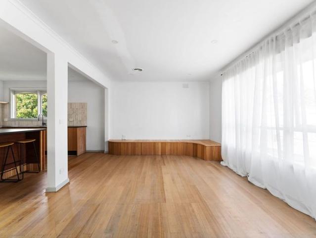 Beautifully Renovated Family Home Opposite the Reserve