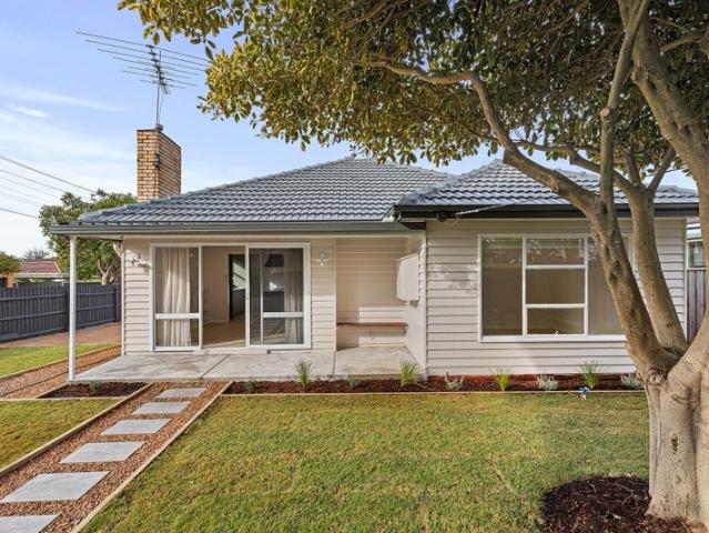 Beautifully Renovated Family Home located in a Quiet, Convenient Location!