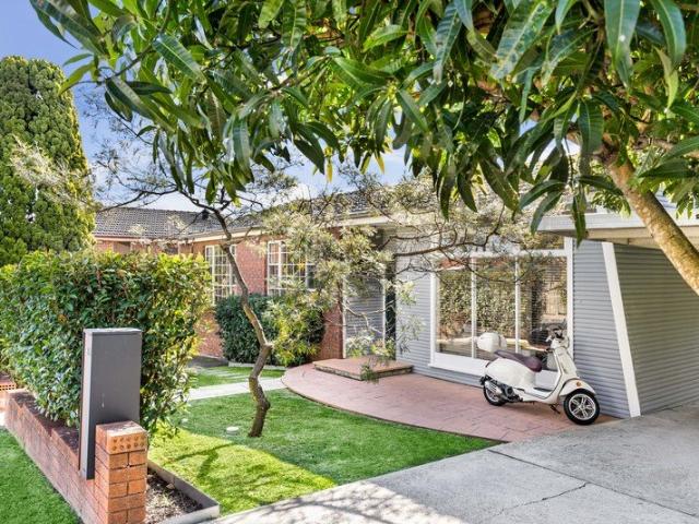 Beautifully renovated family home with a north to rear aspect