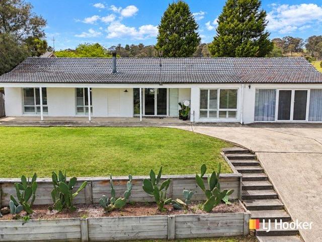 Beautifully Renovated Family Home with Rural Outlook
