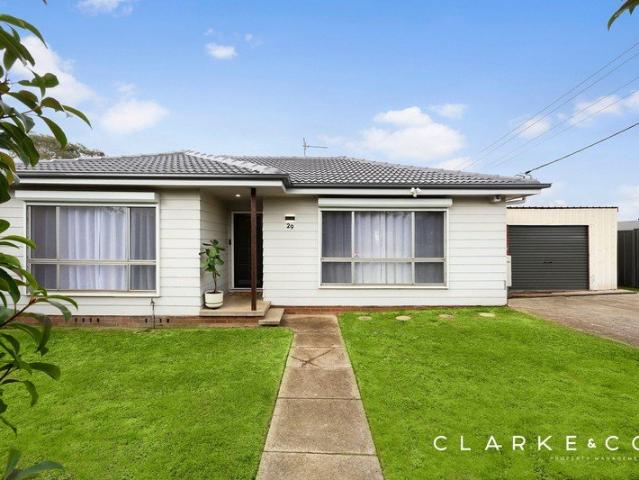 BEAUTIFULLY RENOVATED FAMILY HOME WITH SPACIOUS OUTDOOR LIVING!