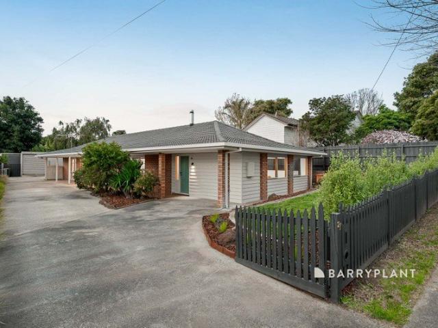 Beautifully Renovated Family Living in the Heart of Drouin