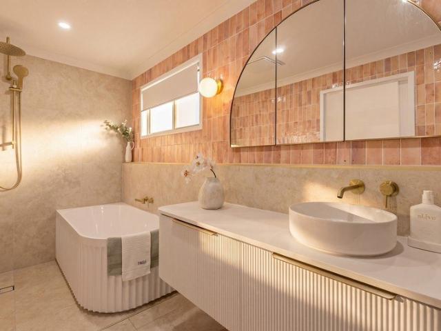Beautifully Renovated Family Living in a Quiet Wellington Point Cul de sac